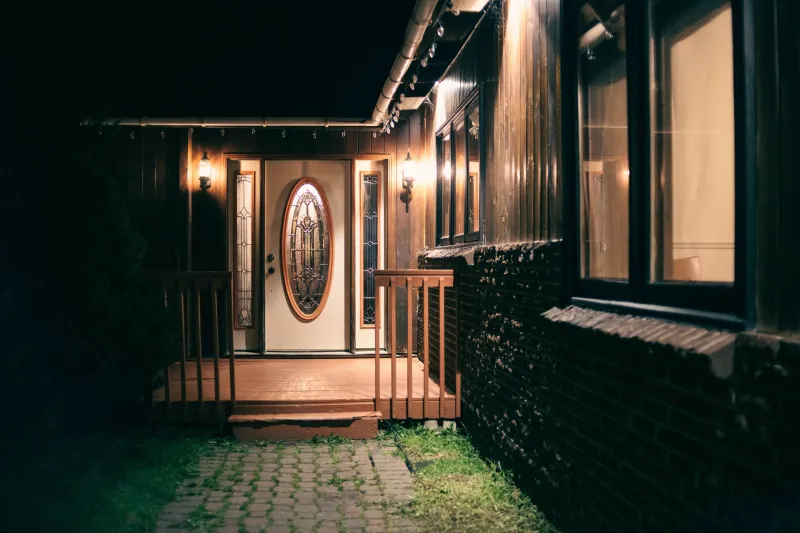 The Unlocked Door Nobody Knocks On Anymore: How the Drop-In Visit Became America's Forgotten Social Custom